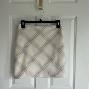 White House Black Market size 0P Cream Plaid Skirt